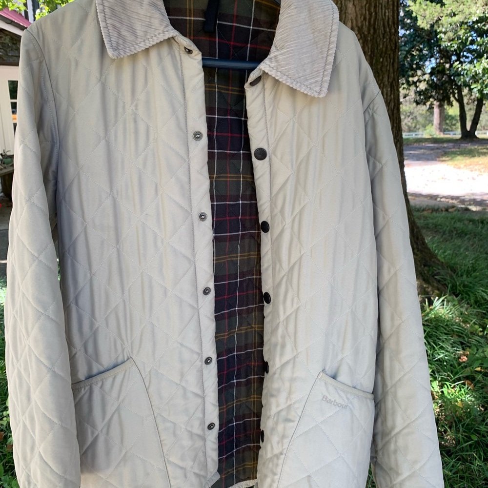 Barbour Women’s Beadwell Quilted Jacket with Tartan Pattern